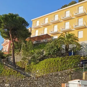 hotel-pineta-laigueglia.hotelitalianriviera.com/