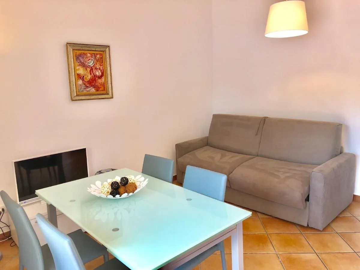 Residenza Ai Ronchi 1 2 6 Aparthotel Maccagno Italy