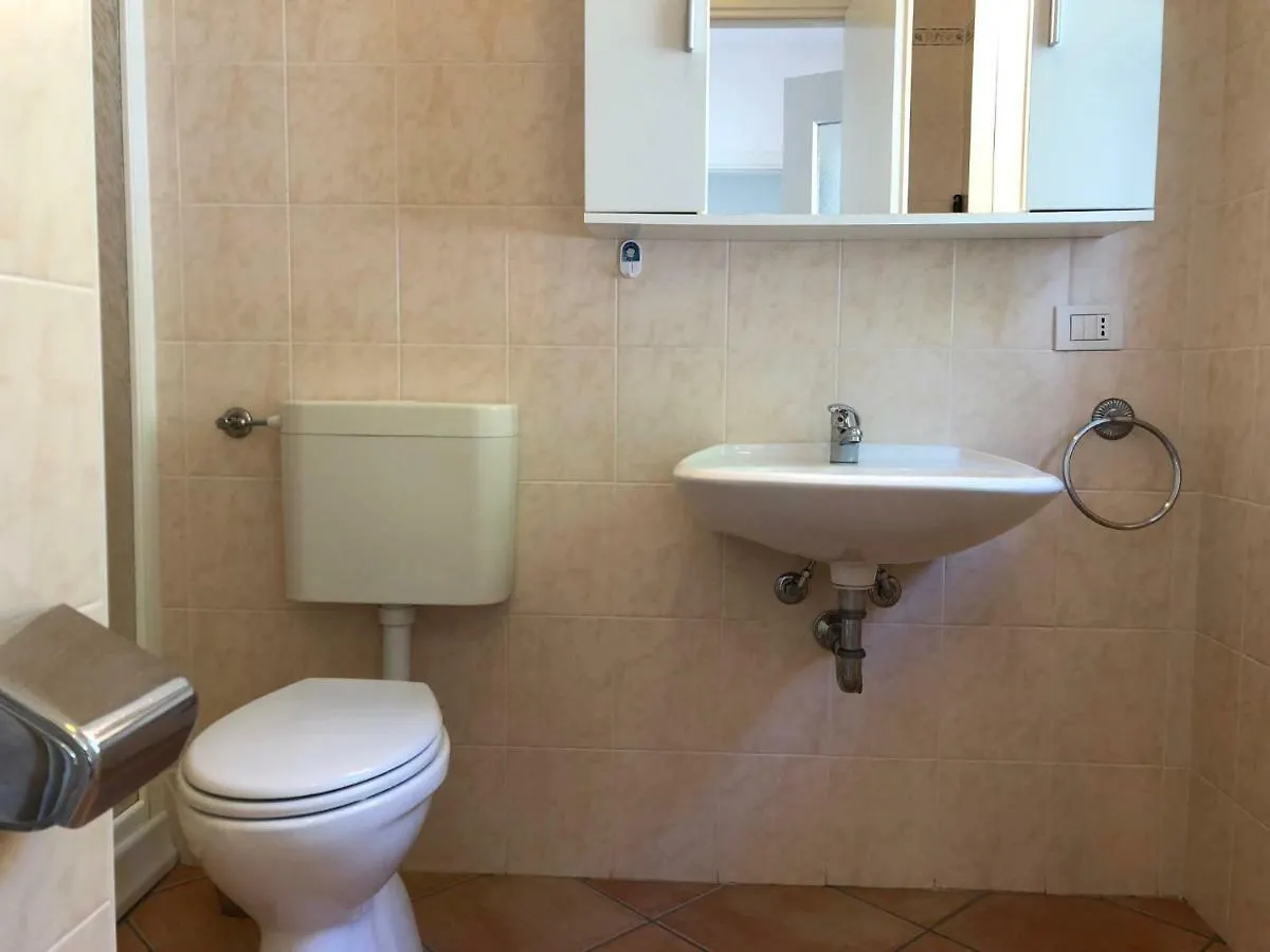 Residenza Ai Ronchi 1 2 6 Aparthotel Maccagno
